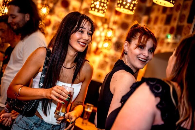Amsterdam: Private Pub Crawl With VIP Club Entry and Shots - Detailed Tour Itinerary