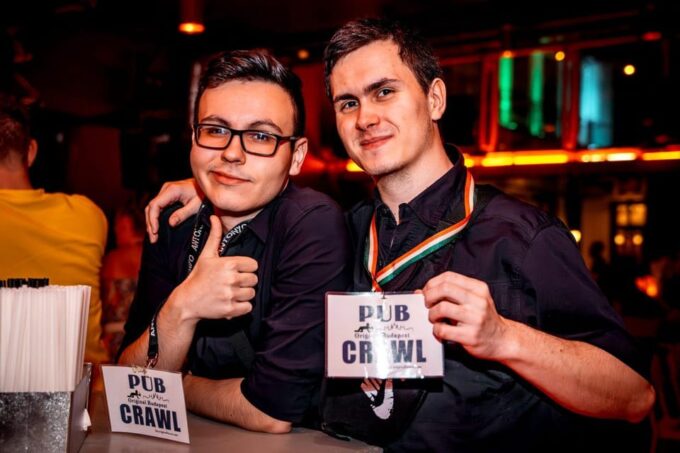 Amsterdam: Private Pub Crawl With VIP Club Entry and Shots - Exploring Amsterdams Nightlife
