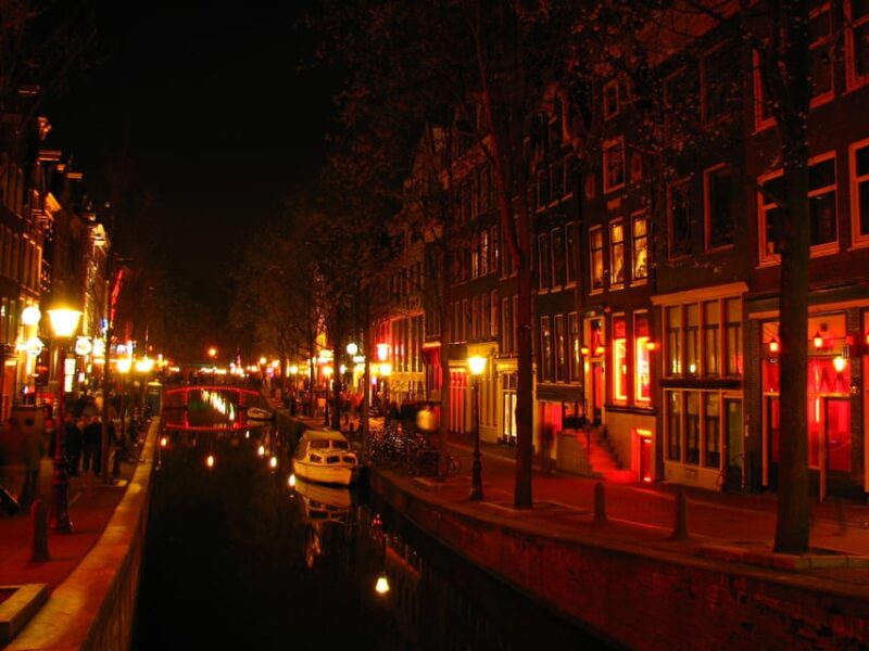 Amsterdam: Private Red Light District Tour in Spanish - Tour Highlights