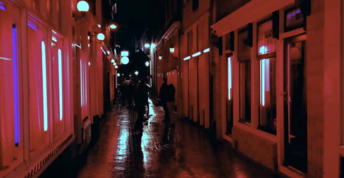 Amsterdam: Private Red Light District Tour in Spanish - Tips for Your Visit