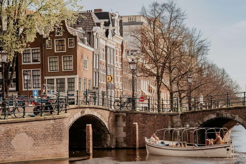 Amsterdam: Private Romantic Canal Cruise w. Prosecco/Snacks - A Personal Look at the Romantic Canal Cruise Experience