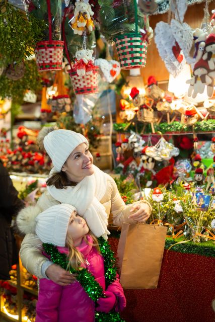 Amsterdam: Professional Christmas Photoshoot at Dam Square - Overview of the Photoshoot