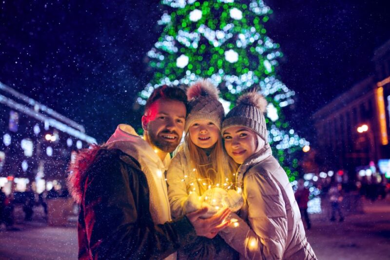 Amsterdam: Professional Christmas Photoshoot at Dam Square - Inclusions and Benefits