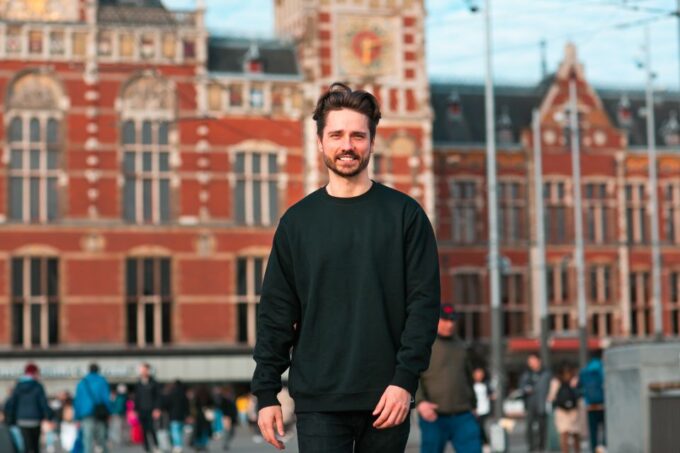 Amsterdam: Professional Photoshoot at Centraal Station - Important Considerations
