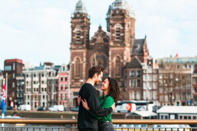 Amsterdam: Professional Photoshoot at Centraal Station - Booking Information