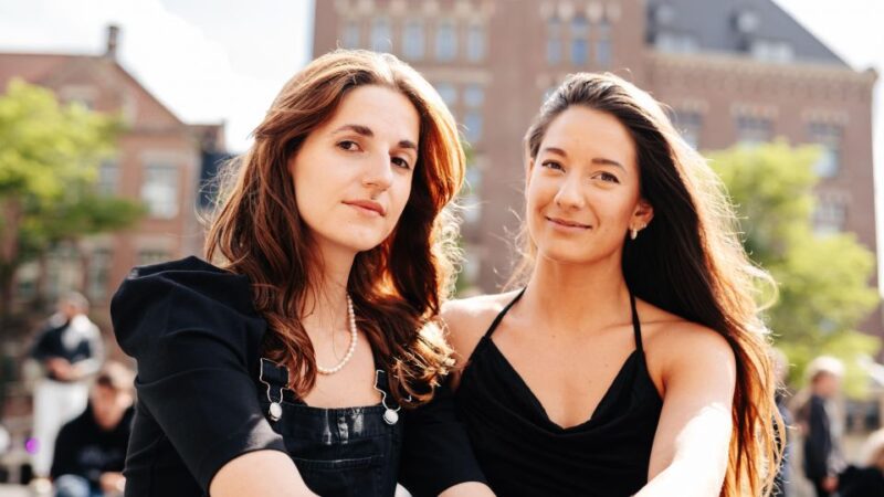 Amsterdam: Professional Photoshoot at Dam Square. - Unique Features of Dam Square