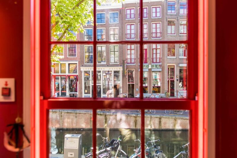 Amsterdam: Red Light Secrets Museum and 1-Hour Canal Cruise - Good To Know