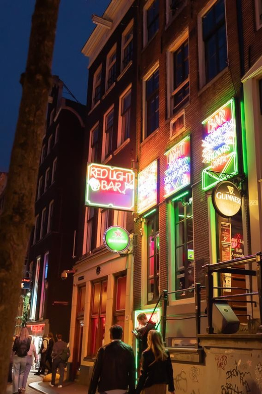 Amsterdam: Red Light Tour Exclusive and Peep Show - Experience and Insights