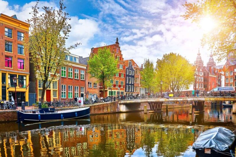 Amsterdam: Rijksmuseum Private Tour With Skip-The-Line Entry - Tour Guide and Group Size