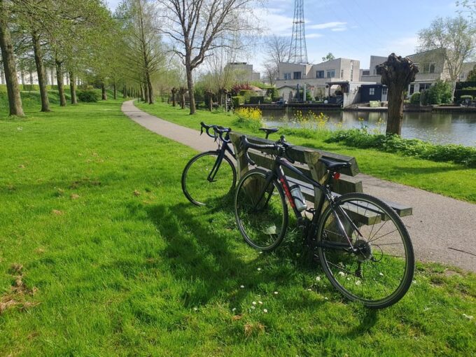 Amsterdam: Road Bike Rental With Self Guided Tour - Frequently Asked Questions