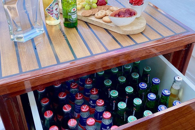 Amsterdam Small-Group Canal Cruise Including Snacks and Drinks - Meeting Point