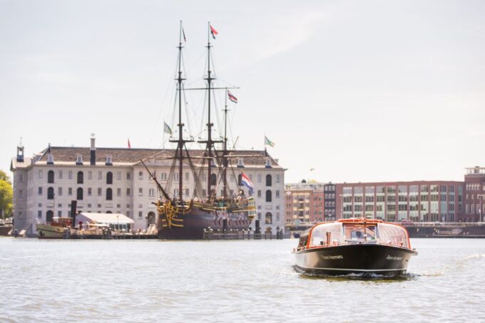 Amsterdam: Stedelijk Museum and 1-Hour Canal Cruise - Customer Ratings and Reviews