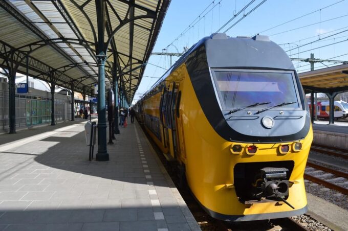 Amsterdam: Train Transfer From/To Zaandijk Zaanse Schans - Customer Ratings