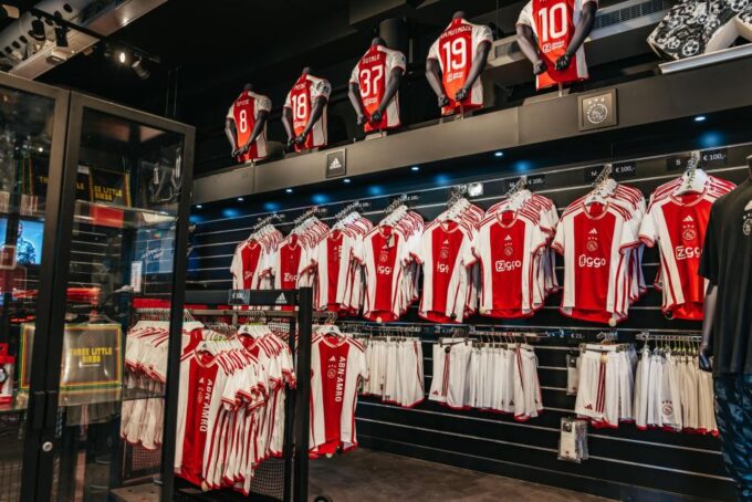 Amsterdam: VIP Johan Cruijff Arena Tour With Drink and Scarf - Accessibility Information