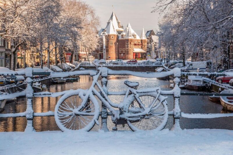 Amsterdam Winter Walking Tour - Discovering Amsterdam in Winter: The Overview