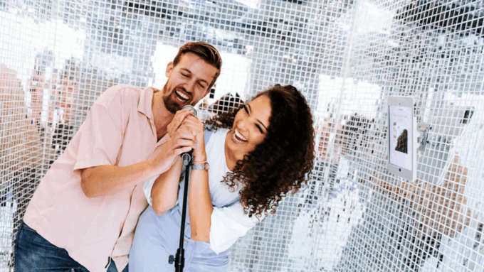 Amsterdam: WONDR Immersive Playground Experience Ticket - Food and Beverage Options