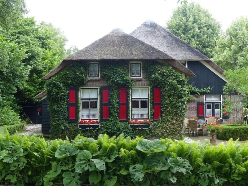 Amsterdam: Zaanse Schans and Giethoorn Guided Combo Tour - FAQs