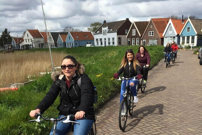 Amsterdams Countryside Half-Day Bike Tour in Small Group - Meeting and Pickup