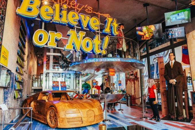 Amsterdams Weirdest Museum: Believe It or Not! - Accessibility and Facilities