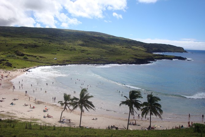 Anakena and Rapa Nui Culture in Easter Island - Discovering Rano Raraku Crater