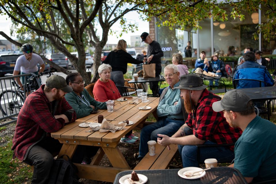 Anchorage: Downtown Food & History Walking Tour - Local Alaskan Guide