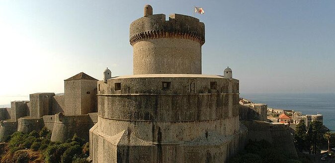 Ancient City Walls & Wars Walking Tour - Key Points