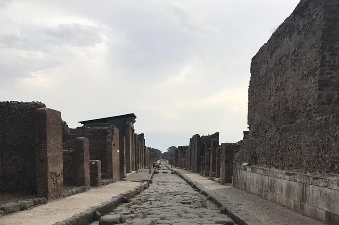 Ancient Pompei in the Afternoon - Visiting Excavated City Ruins