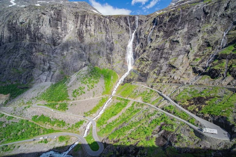 Åndalsnes: Trollstigen Viewpoint Bus Tour with a Local Guide - Key Points