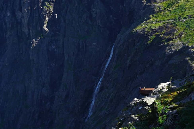 Åndalsnes: Trollstigen Viewpoint Bus Tour with a Local Guide - The Sum Up