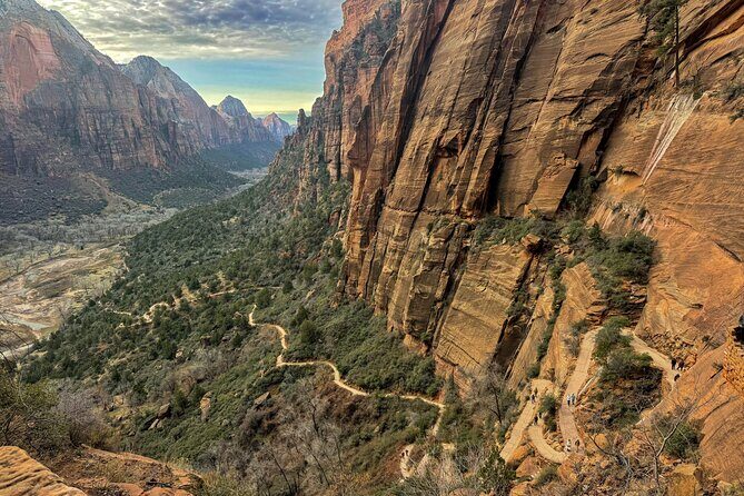 Angels Landing Small Group Hiking Tour in Zion National Park - What Past Travelers Say