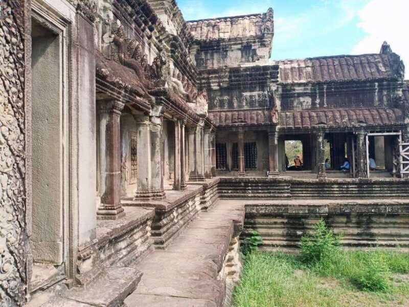 Angkor Wat, Angkor Thom, and Ta Prohm Day Trip with Sunset - What Makes This Tour Stand Out