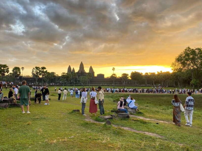 Angkor Wat Sunrise Offbeat Experience by Jeep - Key Points