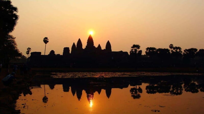 Angkor Wat: Sunrise: Ta Prohm and Bayon Temple Tour - Who Should Consider This Tour?