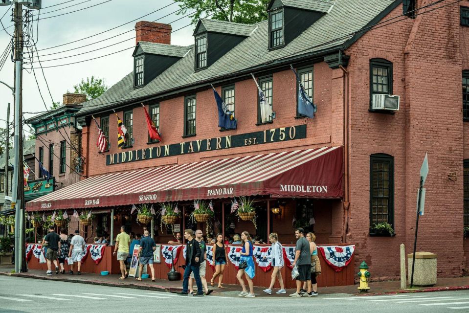 Annapolis: Walking In App Audio Tour in Sailing Capital - St. Annes Cemetery