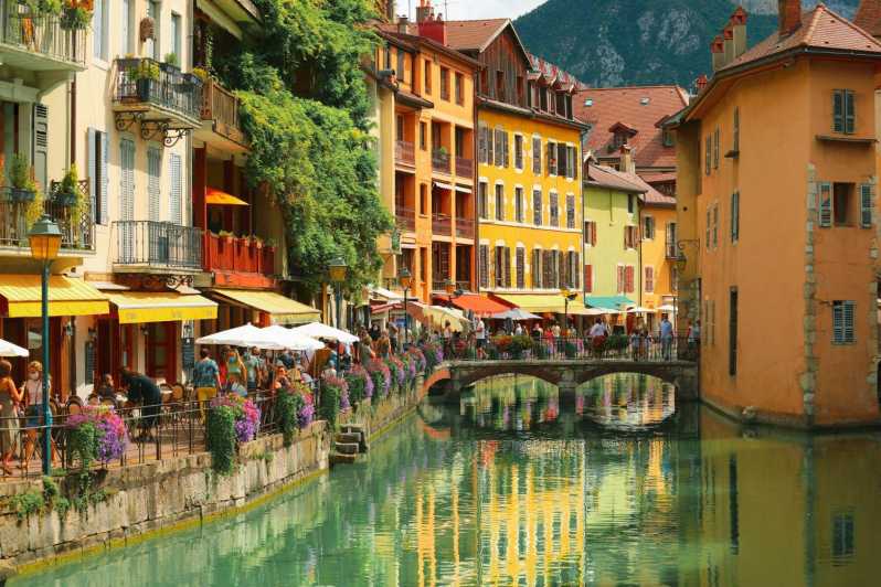 Annecy: 2-hour Best Intro Walking Tour with a Local - The Value of a Guided Local Experience