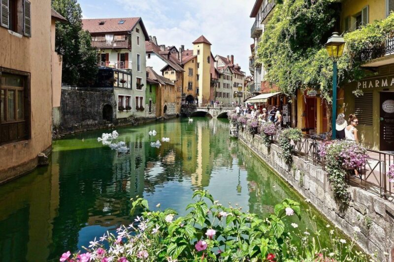 Annecy: Private Guided Tour - Discover Venice of the Alps - Key Points