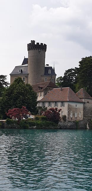 Annecy: Private Guided Tour With a Native Resident - Discovering Annecys Iconic Landmarks