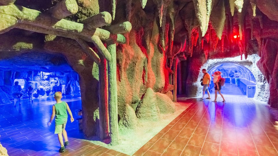 Antalya: Aquarium, Wax Museum, Snow World, Wild Park - Exploring the Wax Museum: A Touch of Classic Entertainment