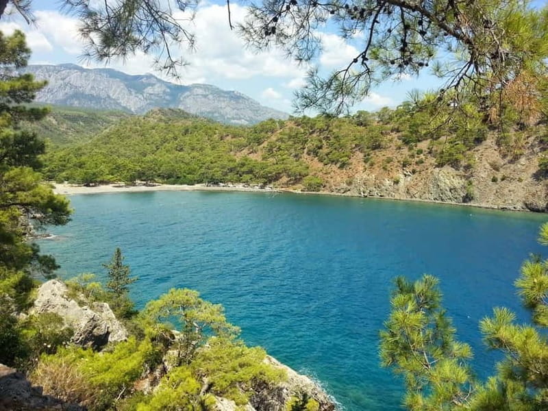 Antalya/Kemer Megastar Boat Trip w/Lunch & Hotel Pickup - The Culinary Experience: Freshly Prepared Local Food