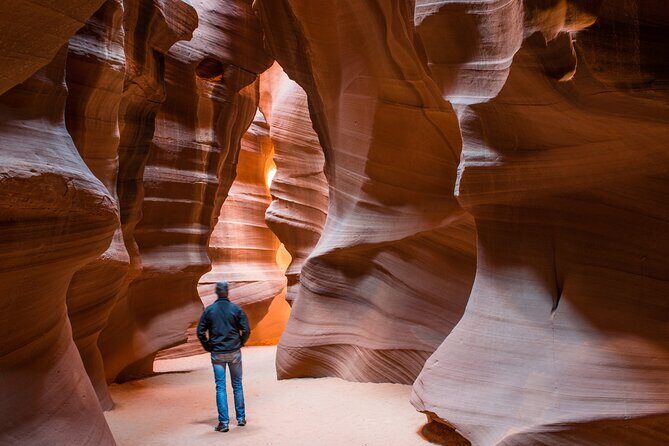 Antelope Canyon and Horseshoe Bend Tour from Sedona - Key Points
