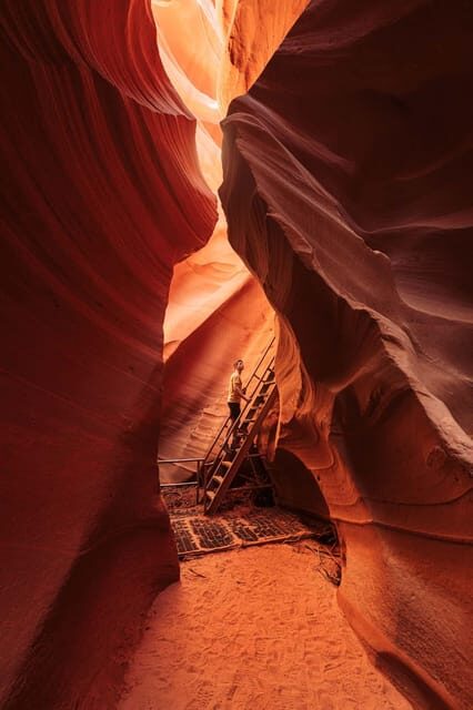 Antelope Canyon X by Taadidiin/Horseshoe Bend Overlook - Key Points