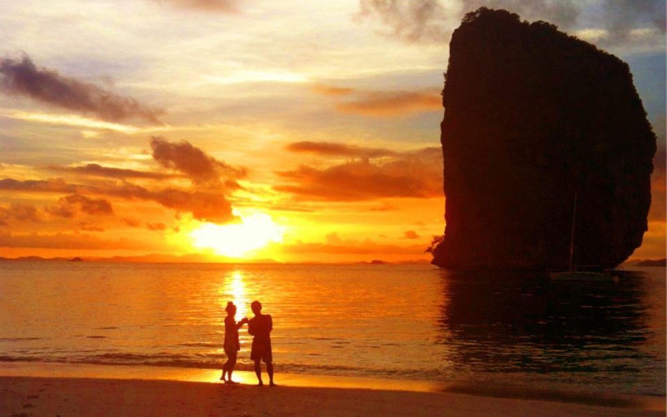 Aonang: Sunset at 7 Islands, BBQ, Plankton, Snorkeling - Cruising to Railay Beach