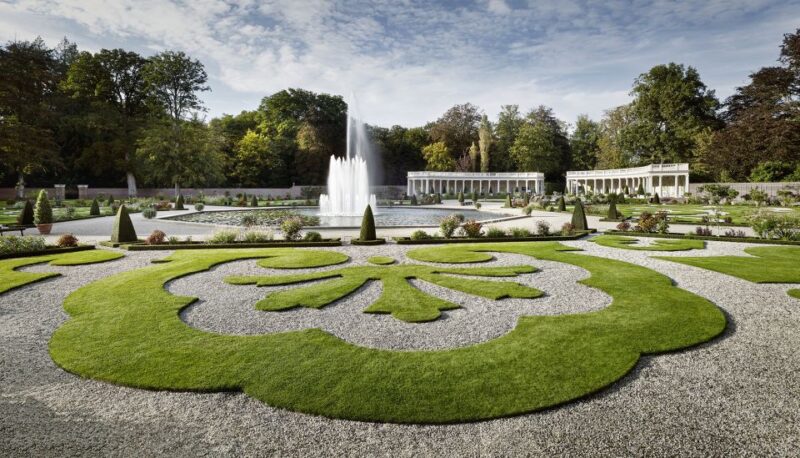 Apeldoorn: Het Loo Palace Entry Ticket - Exploring the Gardens
