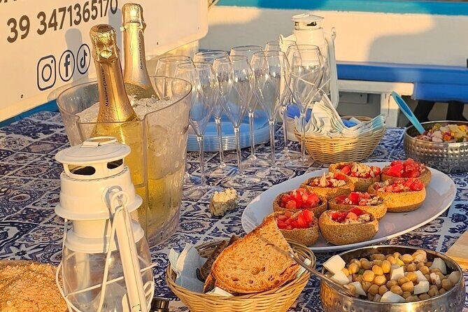 Aperitif on a boat at sunset in Palinuro - FAQs