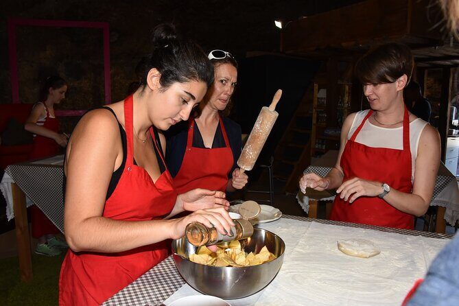 Apple Strudel & Prezel Cooking Class incl. Dinner & Music - An In-Depth Look at the Experience