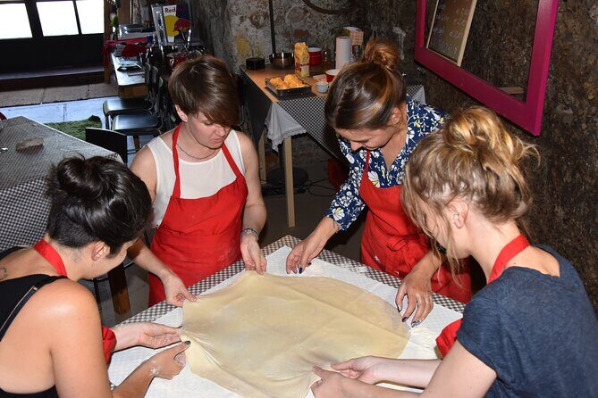 Apple Strudel & Prezel Cooking Class incl. Dinner & Music - FAQ