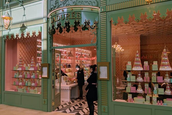 Arc De Triomphe Walking Tour: Paris Views and a Taste of Macarons - Accessibility and Participation Details
