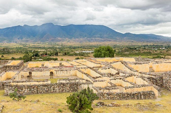 Archaeological sites Tour and Red Pottery in Tlacolula - FAQ