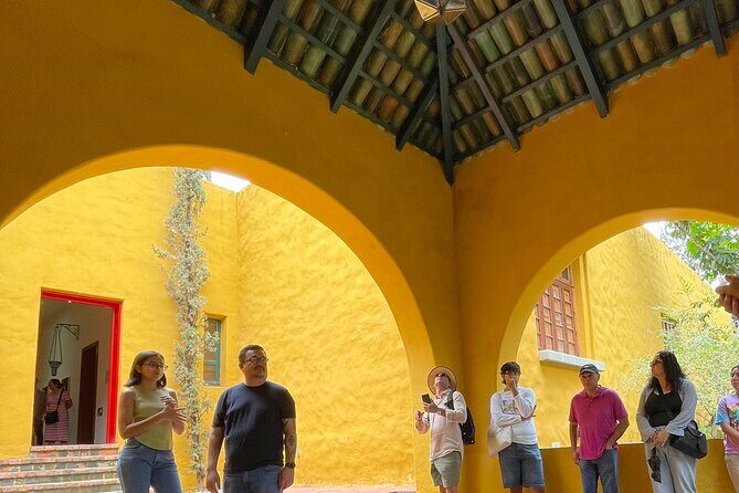 Architecture of Luis Barragan Walking Tour with Street Food - Authentic Local Flavors and Architectural Insights