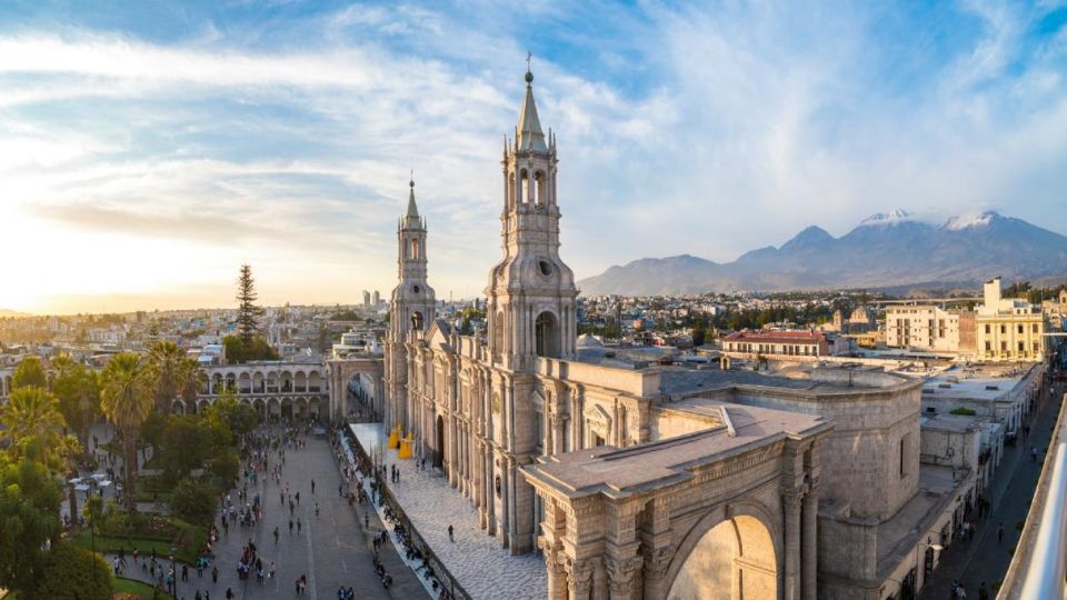 Arequipa: City Tour and Santa Catalina Monastery - Experience and Guide